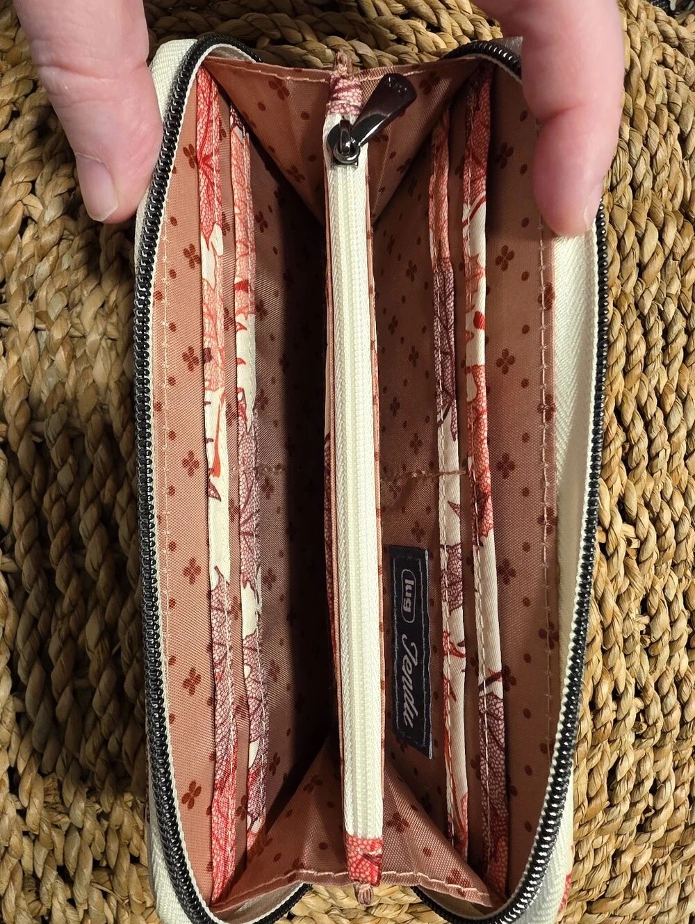 Lug Maples Cream Tendu Zip Around Wallet NWOT